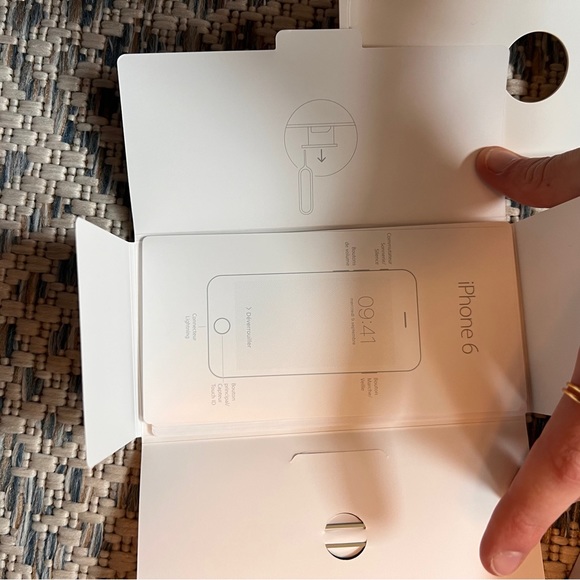 iPhone 6 32GB - Picture 3 of 8